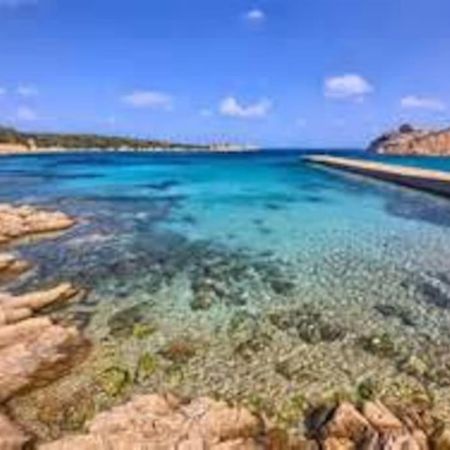 Appartamento Con Piscina E Aria Condizionata La Maddalena  Exterior foto
