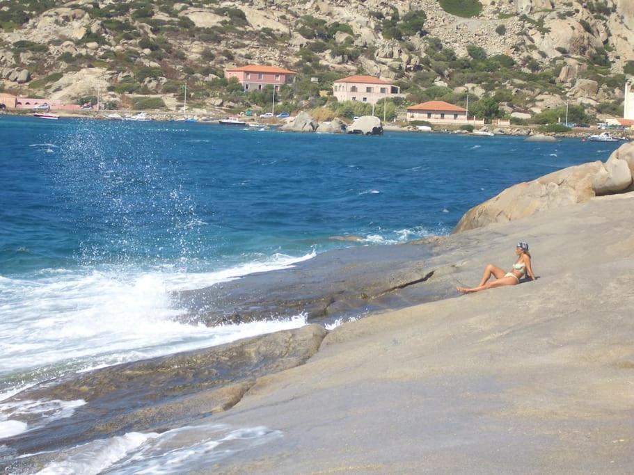 Appartamento Con Piscina E Aria Condizionata La Maddalena  Exterior foto